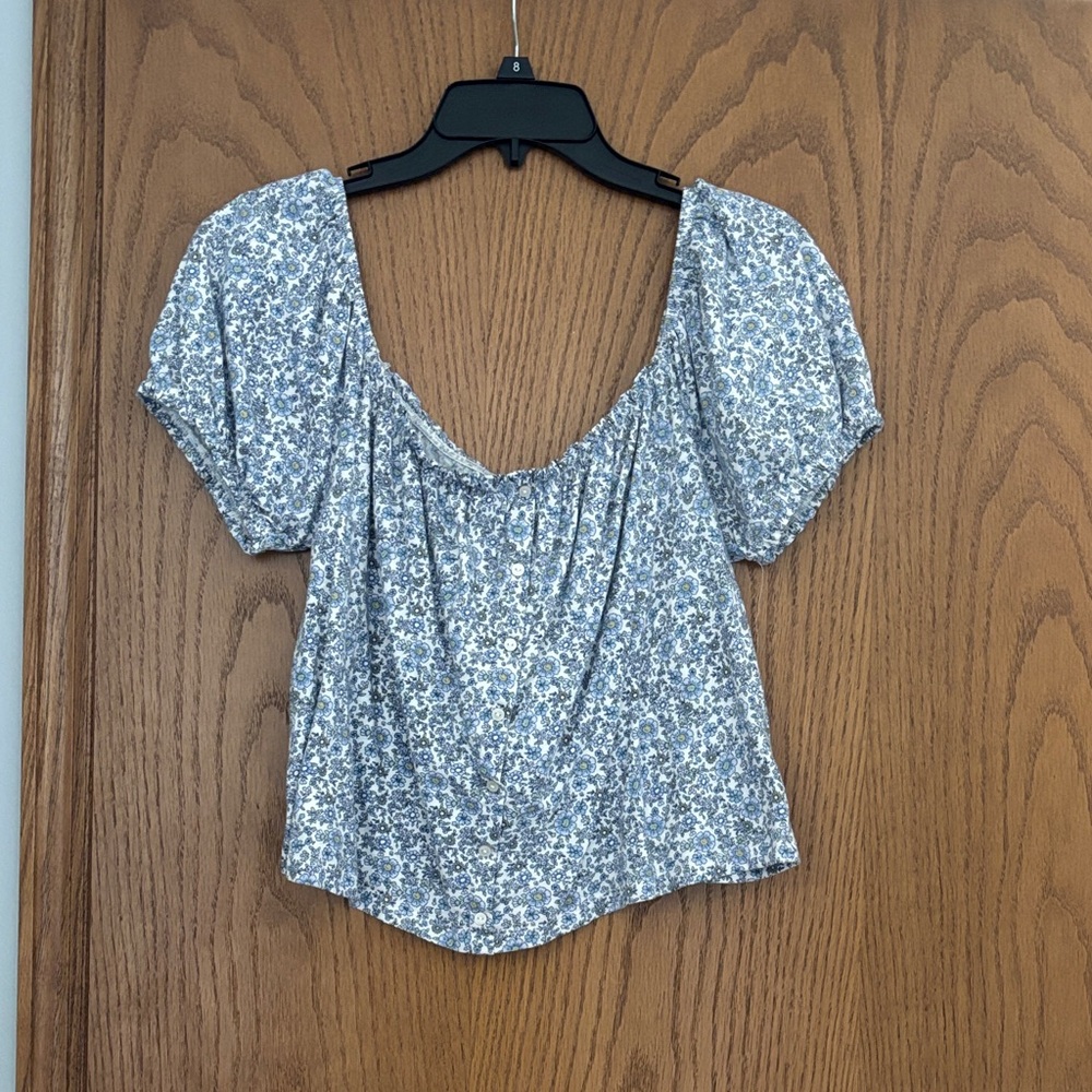 American Eagle Outfitters Blue Floral Puff Sleeve Blouse